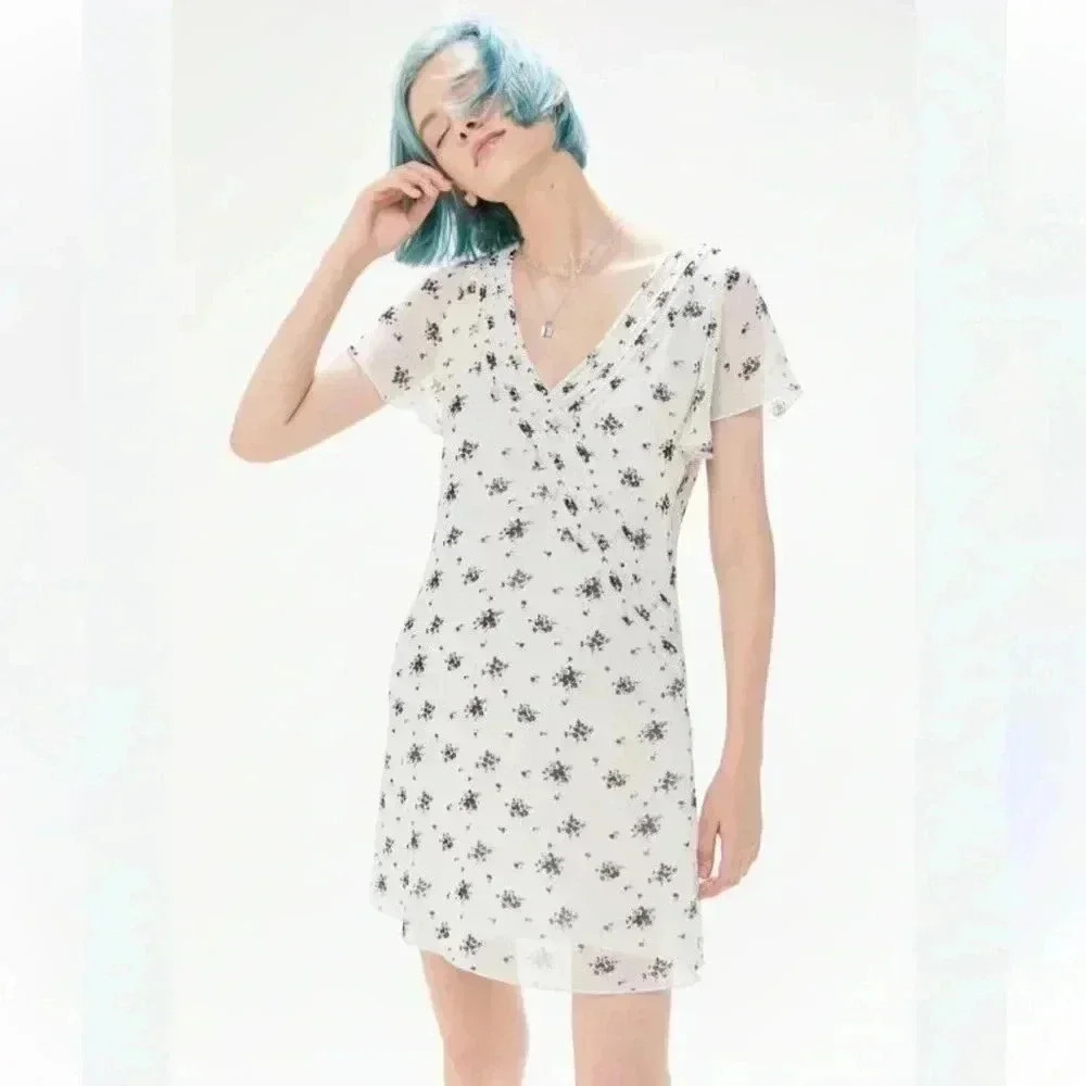 Urban outfitters roselle v neck mini  dress S